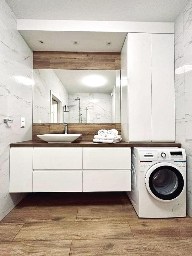 Capital Towers - Apartament Red Z Widokiem Na Panorame Miasta I Rzeke Rzeszów Eksteriør billede